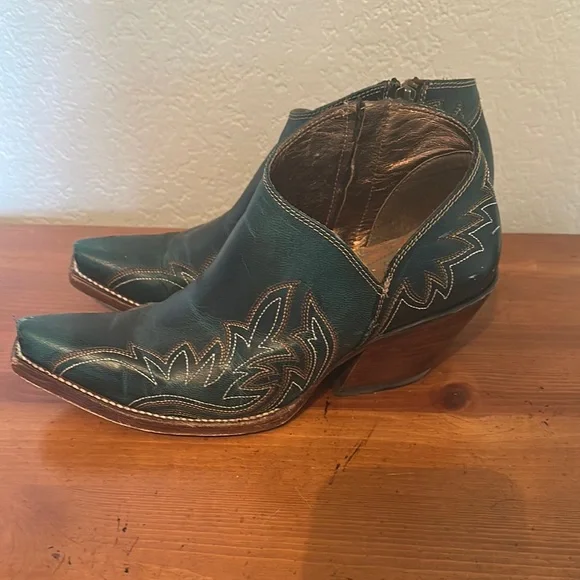 Ariat Jolene Western Ankle Boots - Picture 3 of 13